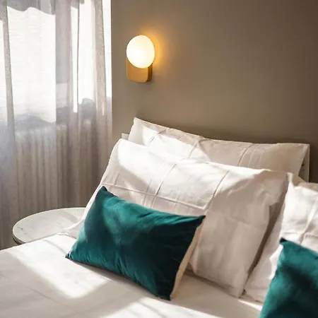 Casa Agnese アパート アルバ